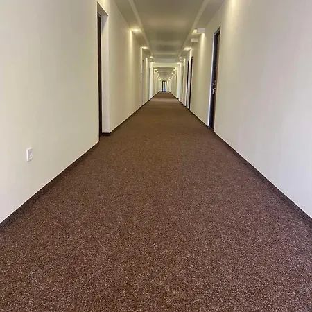 Готель Прага Іршава Hotel *