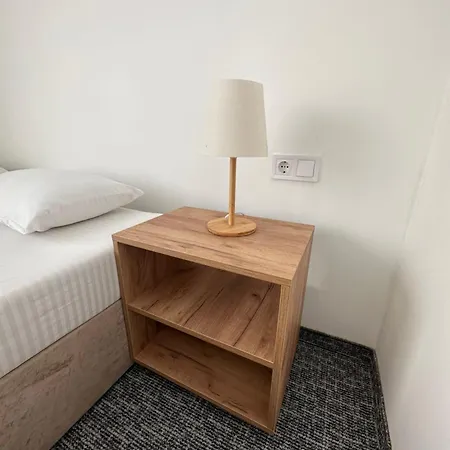 Готель Прага Іршава Hotel *